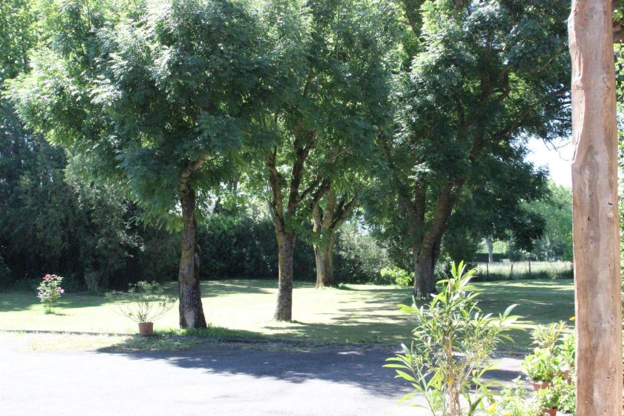 Ferme Aquinaut - Le Paradis Montesquieu-Volvestre 外观 照片